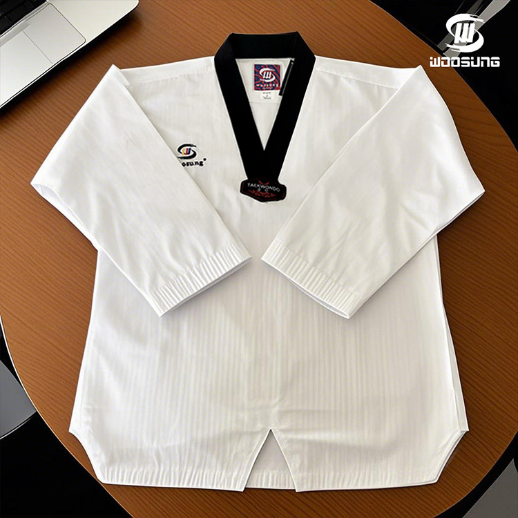 Seragam taekwondo dengan mesh